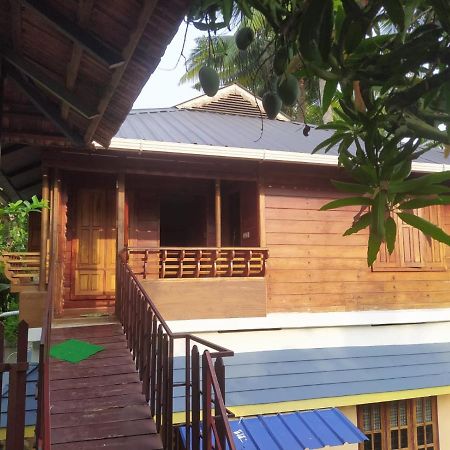 Mundromocktail Tourist Home Sasthamcotta Экстерьер фото