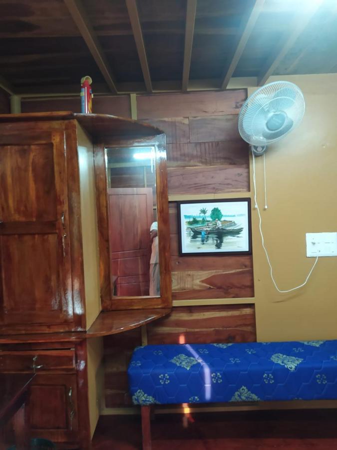 Mundromocktail Tourist Home Sasthamcotta Экстерьер фото